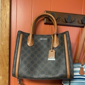 Brand new never used. Nine West bag